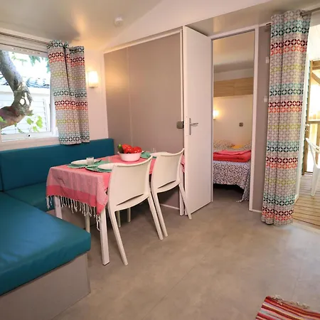 International & 4* Hotel *